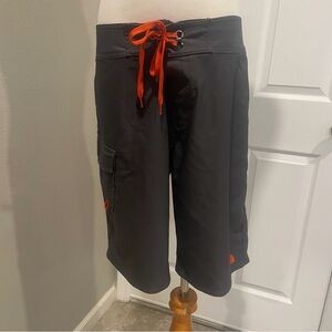 North Face Mens Pull On Athletic Shorts Size 32 Dark Gray Drawstring Orange Logo